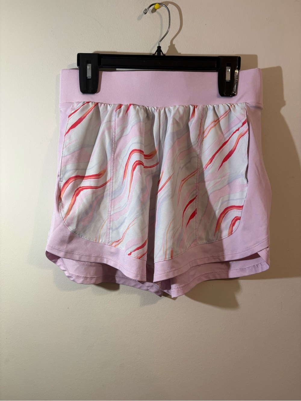 Tek Gear multipurpose athletic shorts women’s medium pink swirl wide‎ waistband